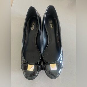 EUC Michael Michael Kors Caroline Pump